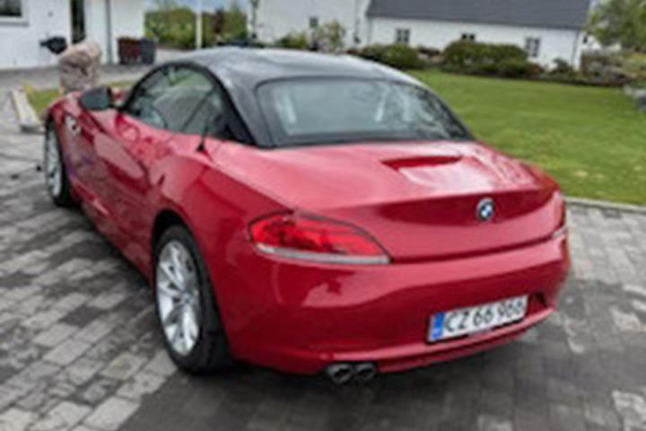 Rød BMW Z4 fra 2013