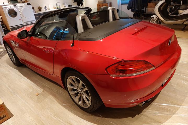 Rød BMW Z4 fra 2013