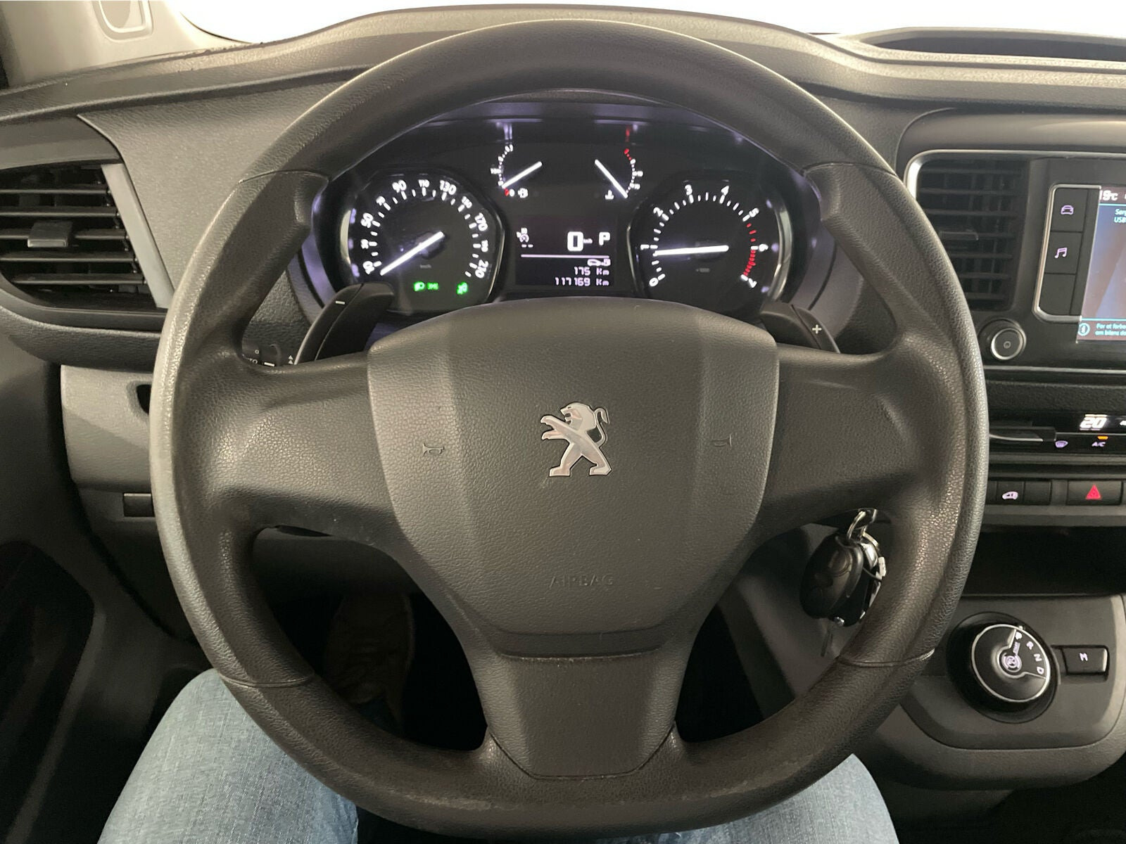 Sølv Peugeot Expert fra 2021