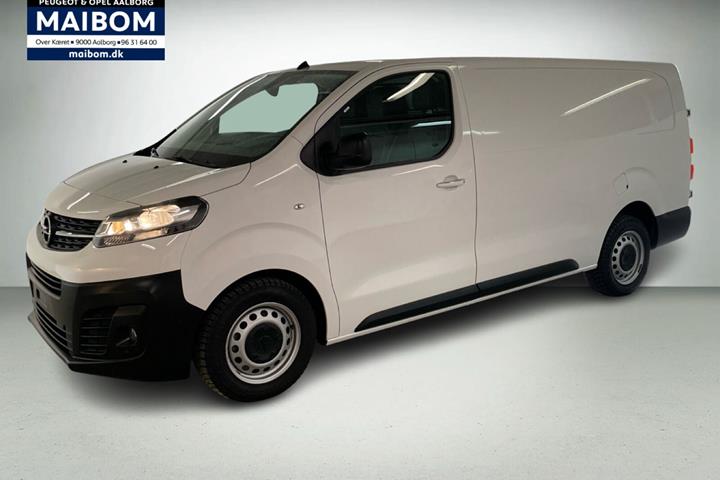 Hvid Opel Vivaro fra 2022 set udefra