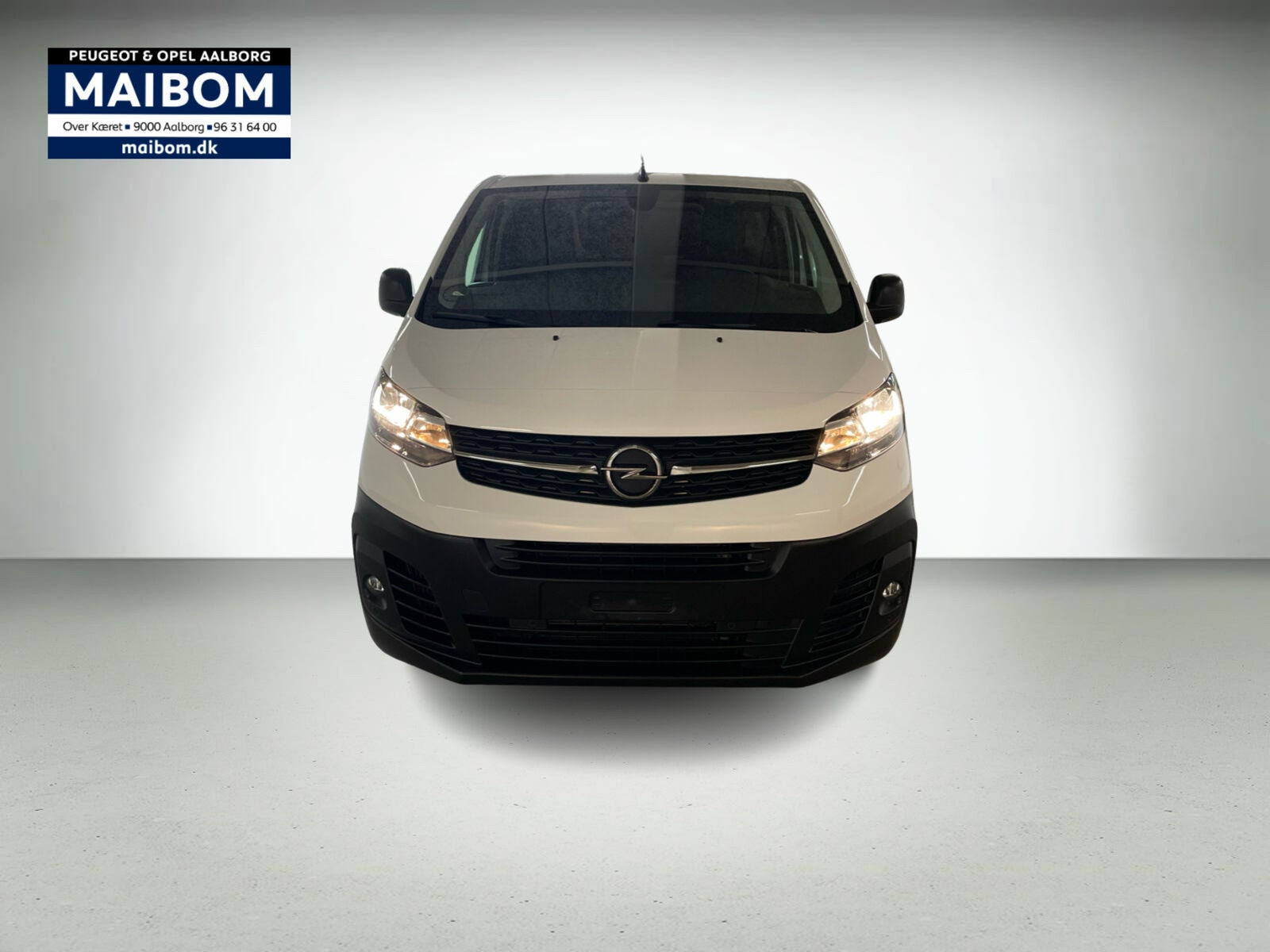 Hvid Opel Vivaro fra 2022
