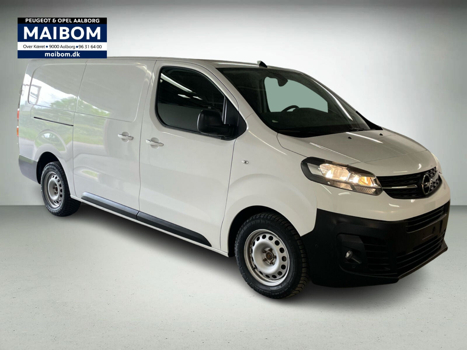 Hvid Opel Vivaro fra 2022