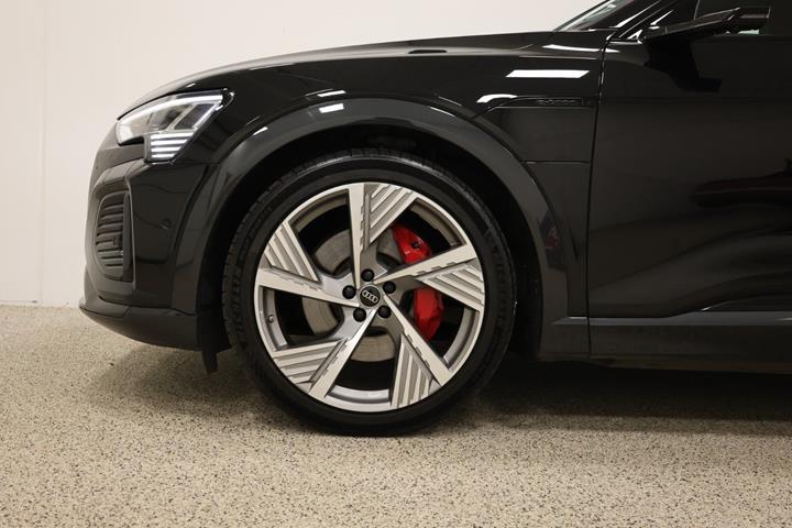 Sort Audi Q8 e-tron fra 2023