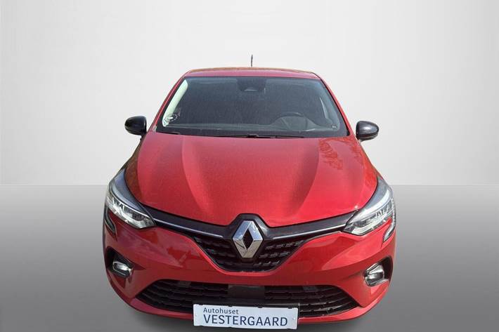 Rød Renault Clio V fra 2020