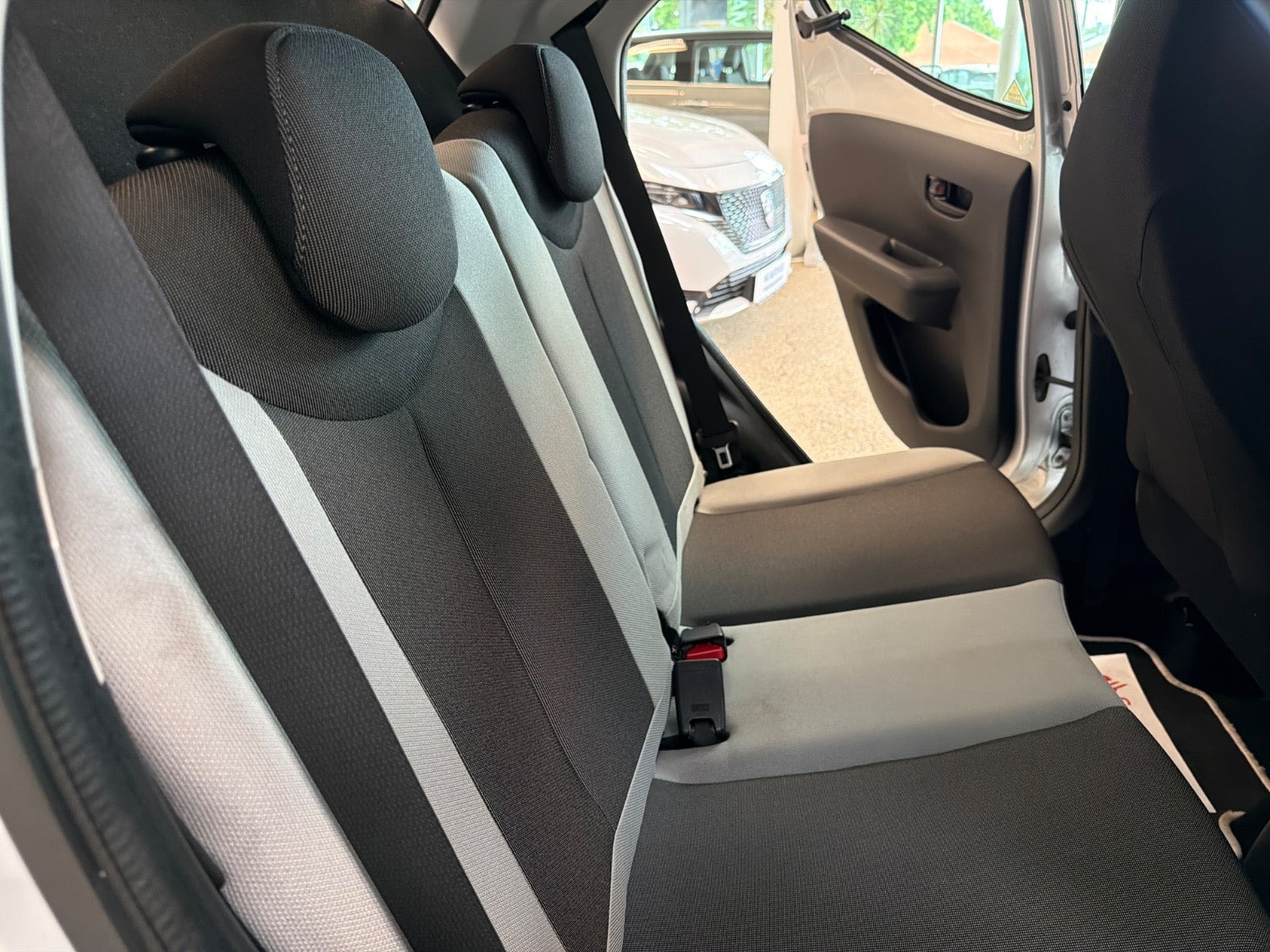 Sølv Toyota Aygo fra 2015
