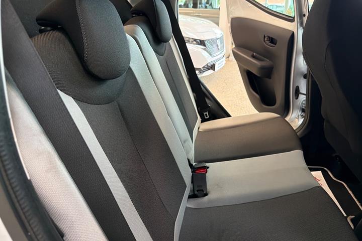 Sølv Toyota Aygo fra 2015
