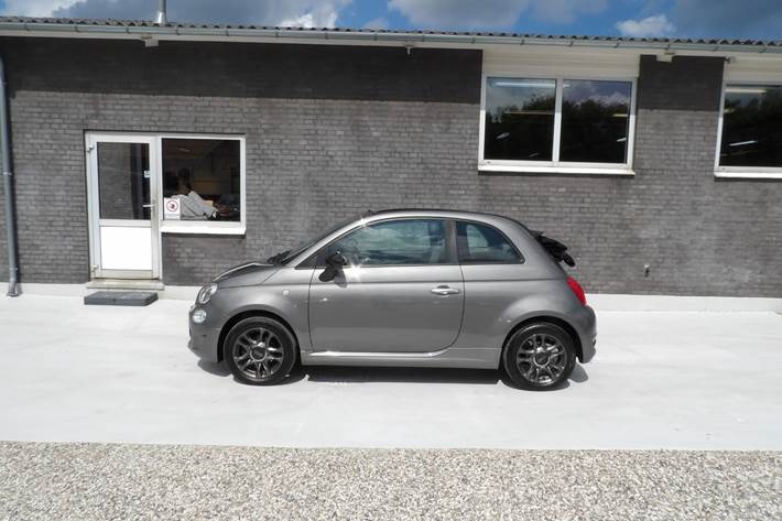 Grå Fiat 500C fra 2021