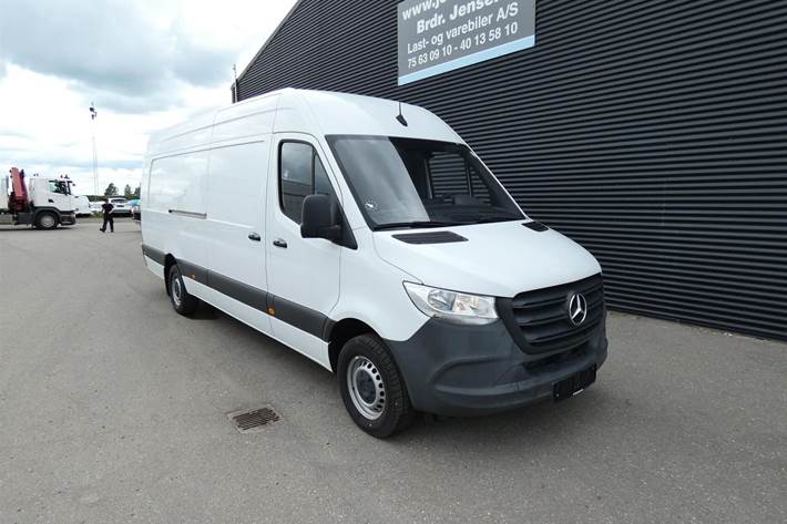 Hvid Mercedes Sprinter 317 fra 2022