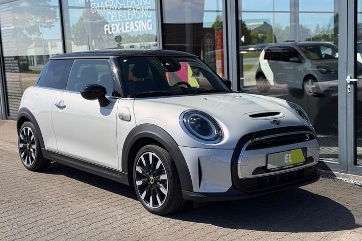 Sølv Mini Cooper SE fra 2022