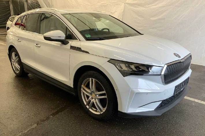 Hvid Skoda Enyaq fra 2022