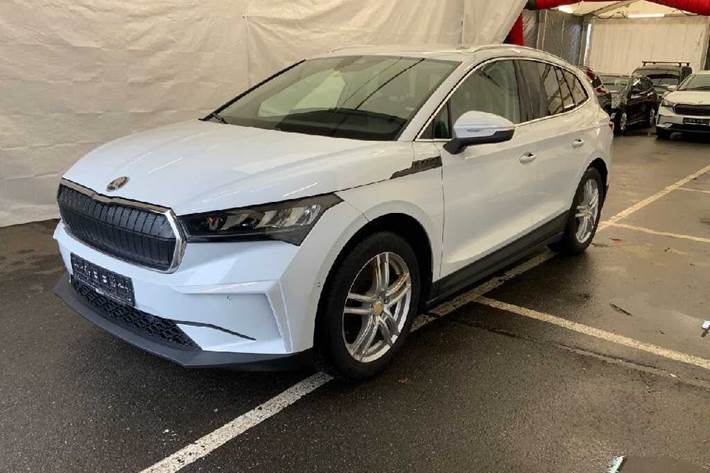 Hvid Skoda Enyaq fra 2022