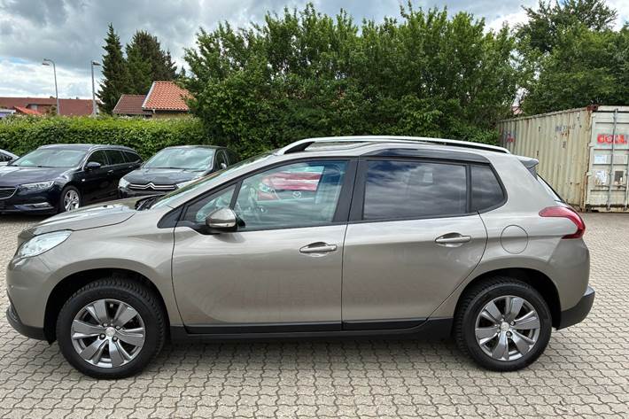 Orange Peugeot 2008 fra 2017