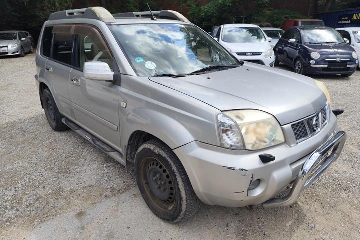 undefined Nissan X-Trail fra 2006 set udefra