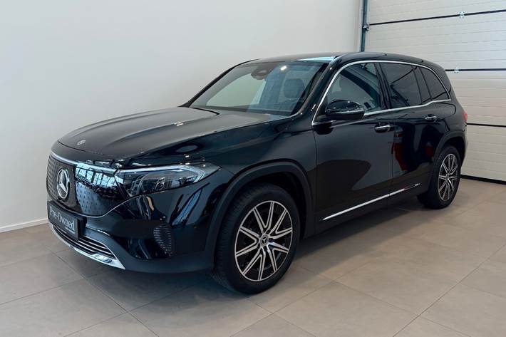 Sort Mercedes EQB300 fra 2025