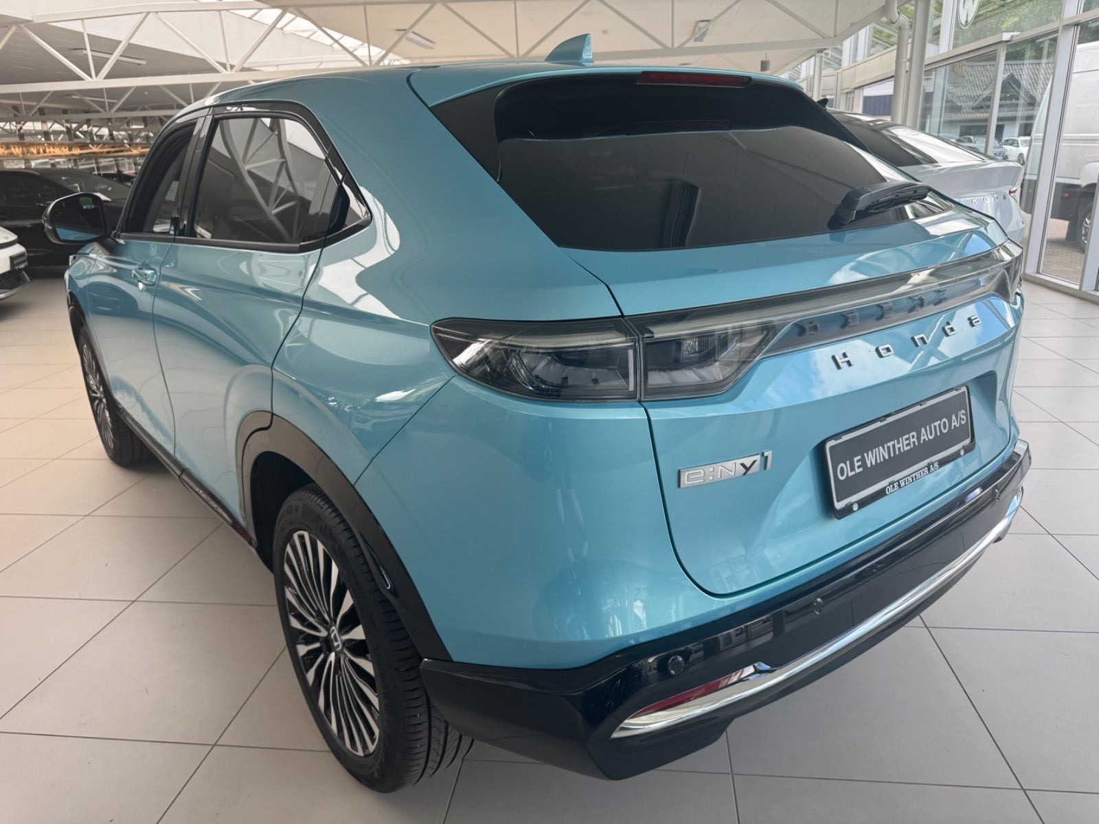 Blå Honda e:Ny1 fra 2023