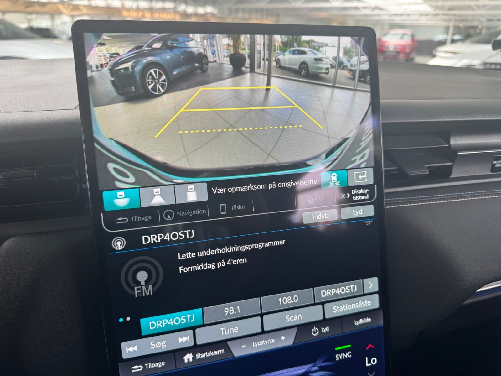 Blå Honda e:Ny1 fra 2023