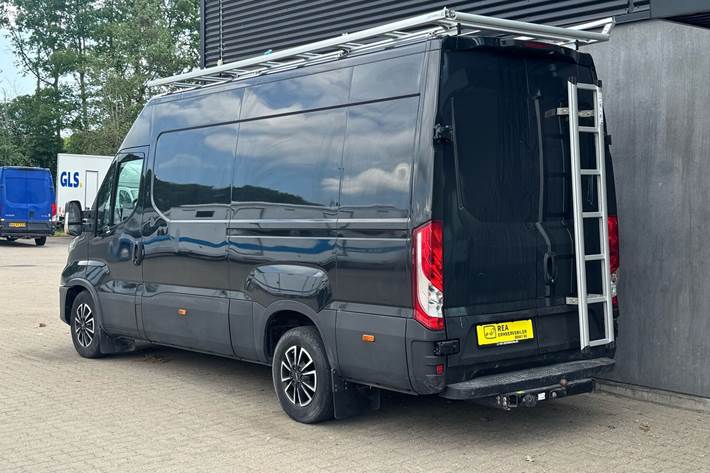 Sort Iveco Daily fra 2022