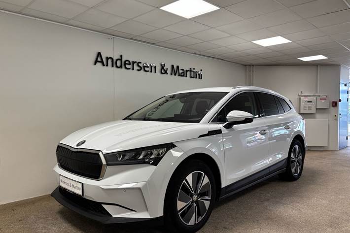 Hvid Skoda Enyaq fra 2023