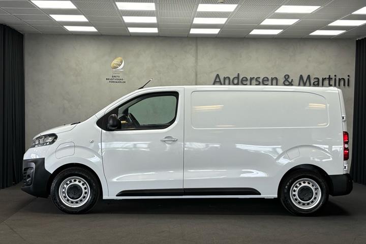Hvid Opel Vivaro-e fra 2023