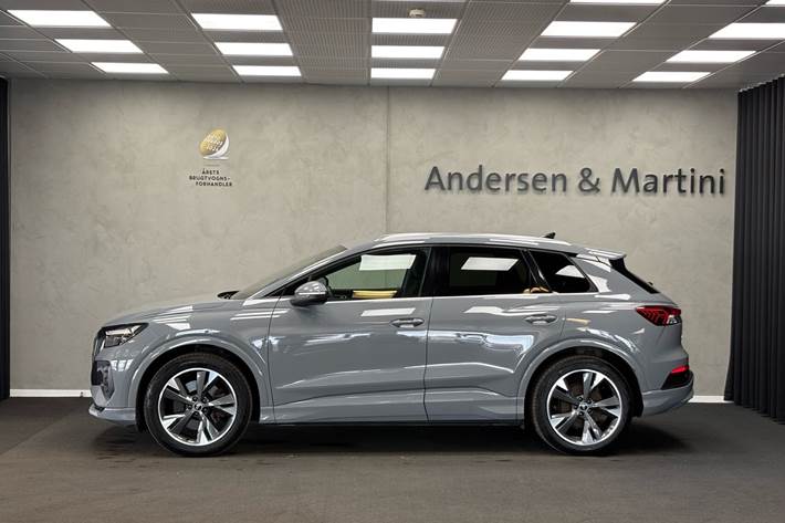 Grå Audi Q4 fra 2021