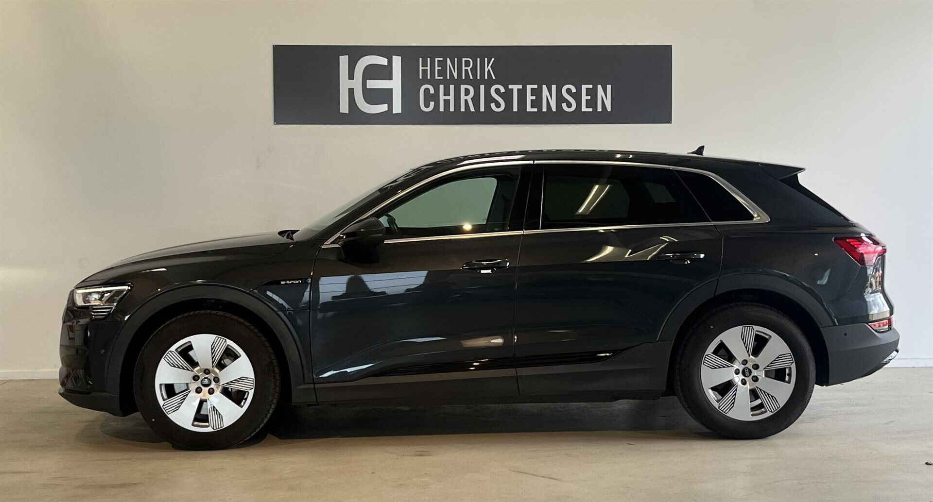 Sort Audi e-tron fra 2022