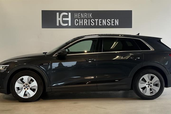 Sort Audi e-tron fra 2022