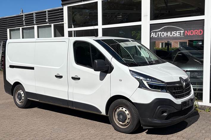 Hvid Renault Trafic fra 2020