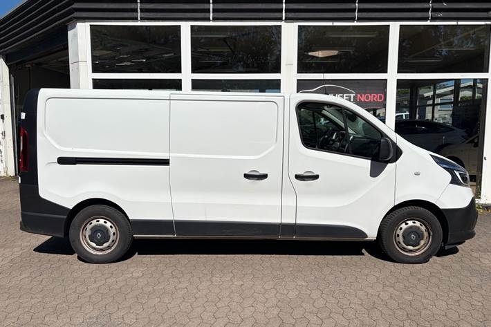 Hvid Renault Trafic fra 2020