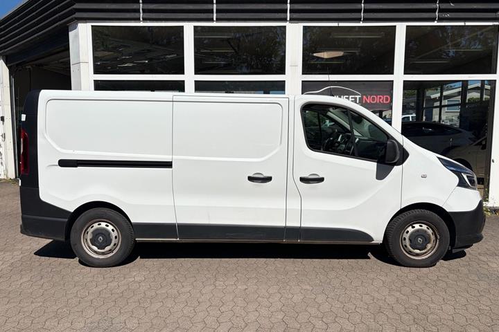 Hvid Renault Trafic fra 2020