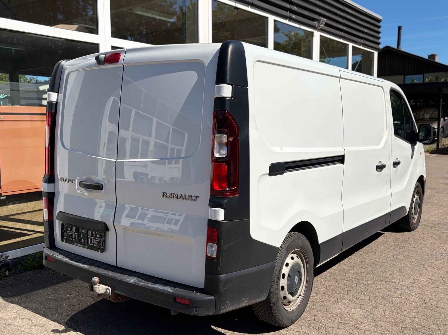 Hvid Renault Trafic fra 2020
