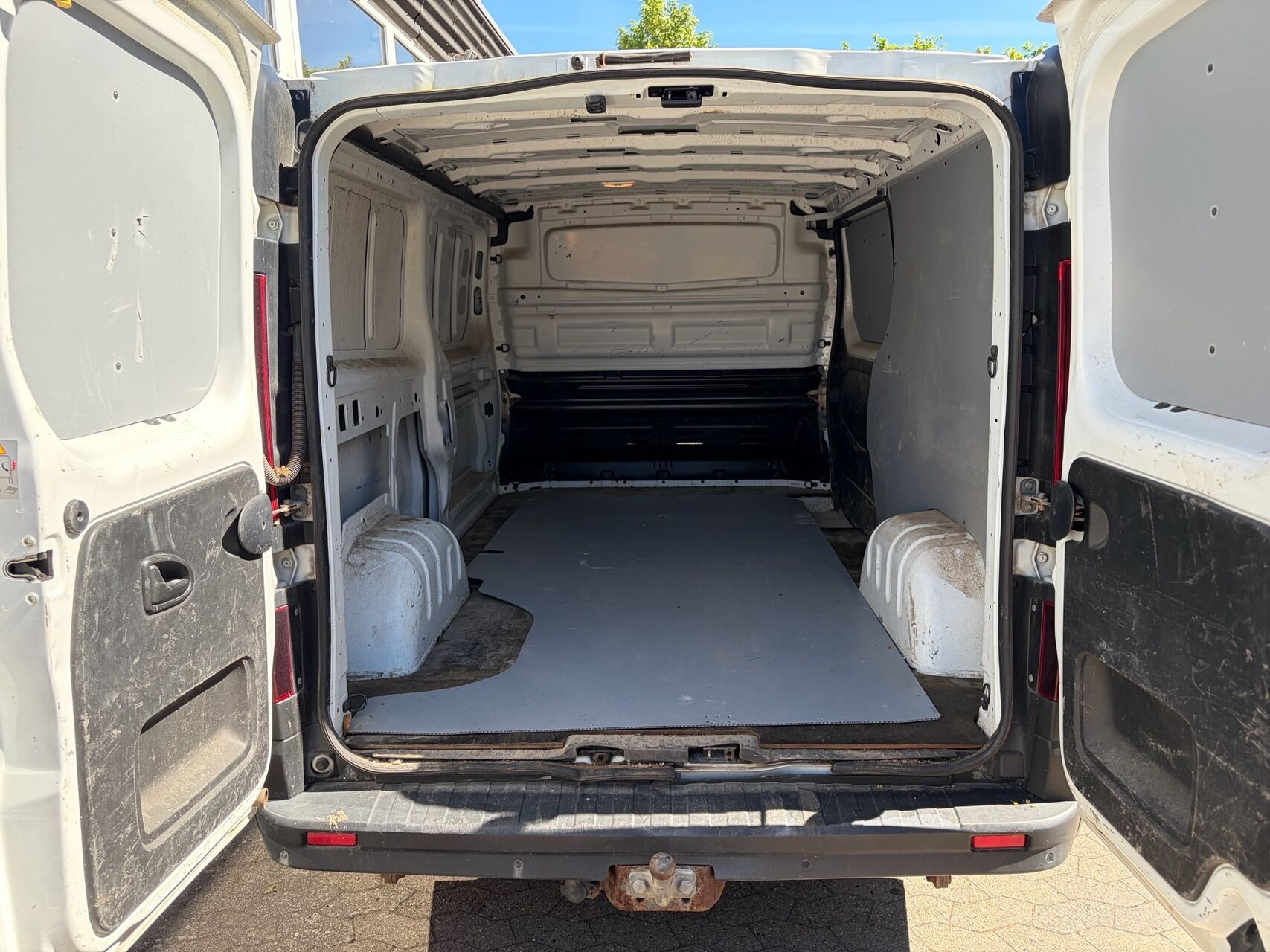 Hvid Renault Trafic fra 2020