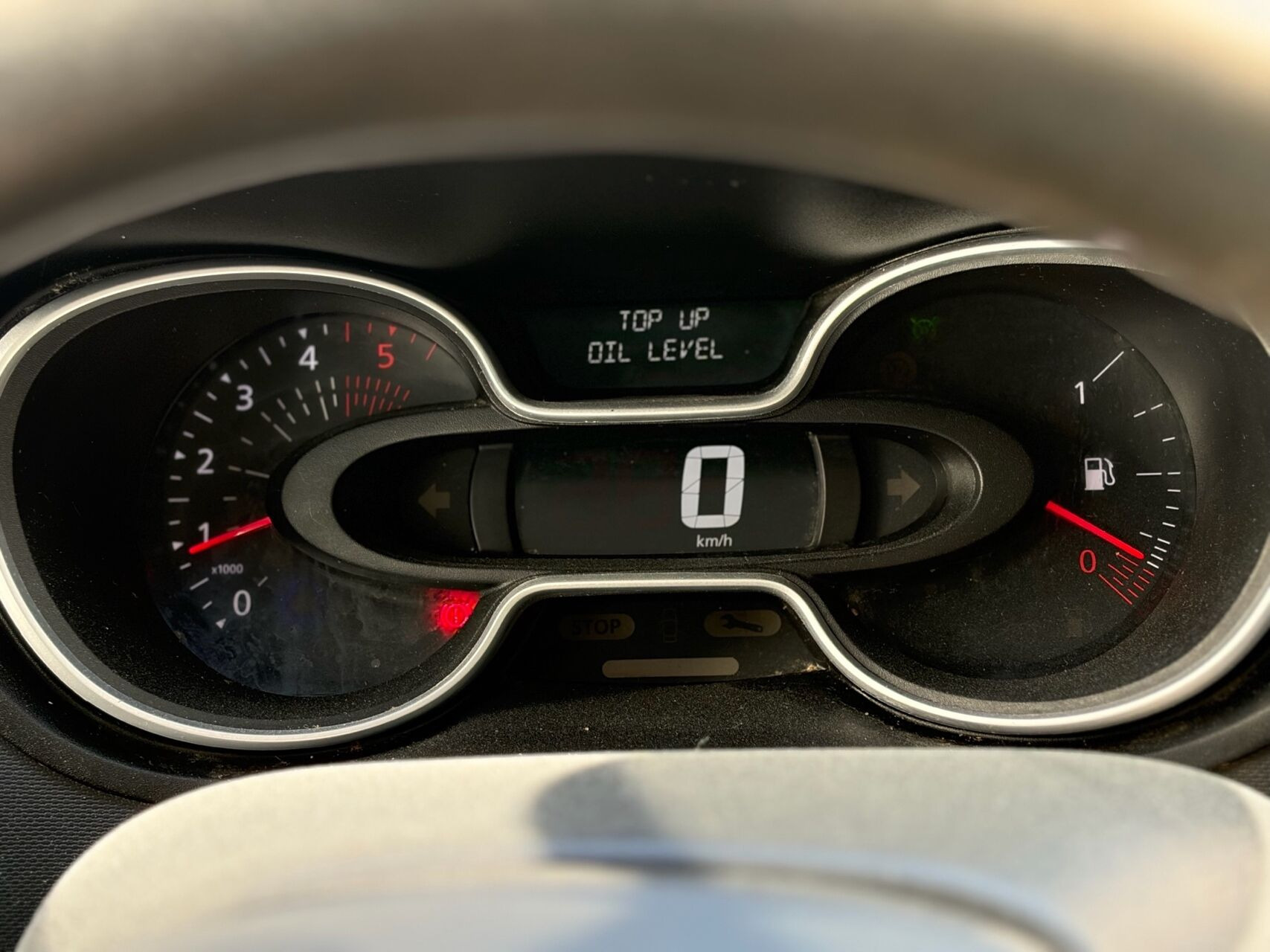 Hvid Renault Trafic fra 2020