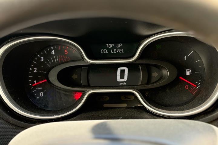 Hvid Renault Trafic fra 2020