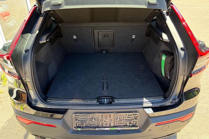 Sort Volvo C40 fra 2023