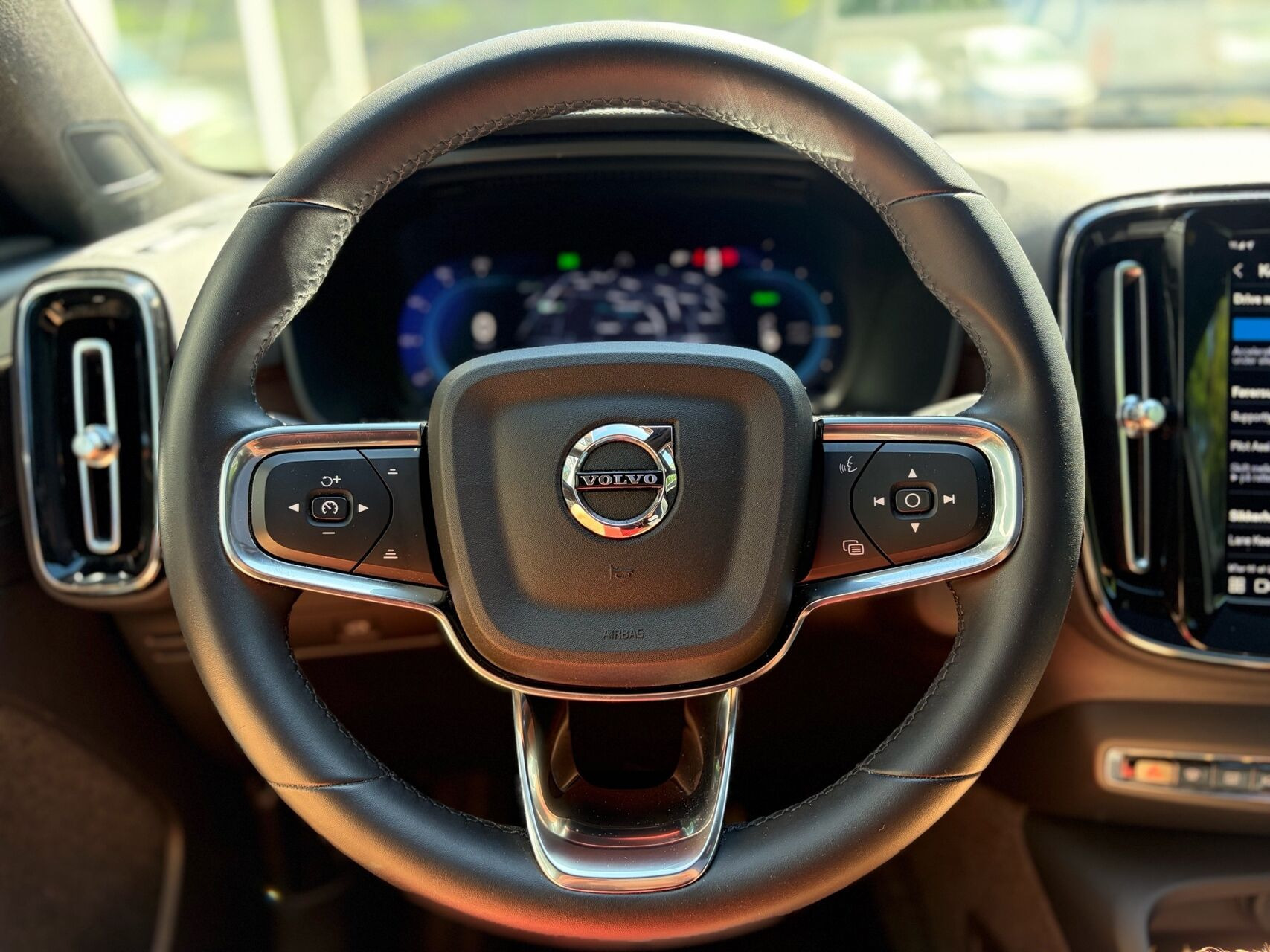 Sort Volvo C40 fra 2023