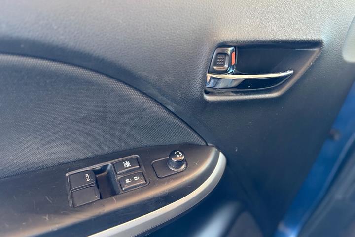 Blå Suzuki Baleno fra 2020