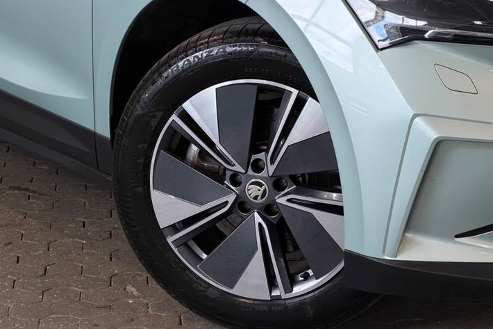 Grøn Skoda Enyaq fra 2023