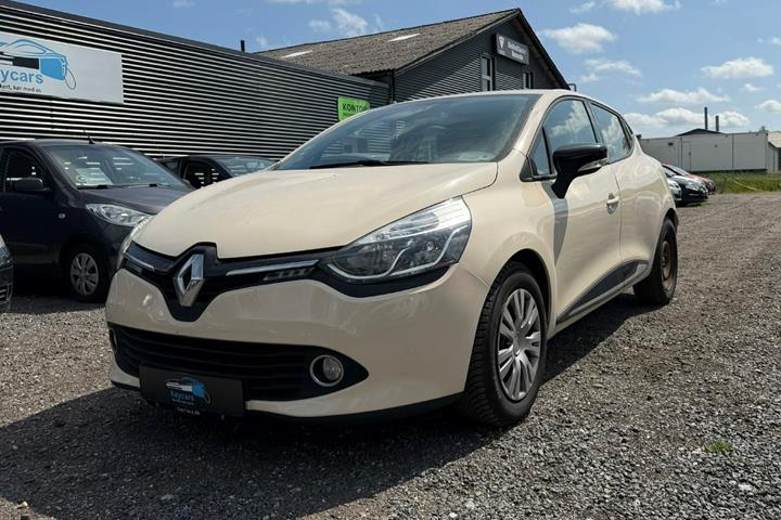 Orange Renault Clio IV fra 2015 set udefra