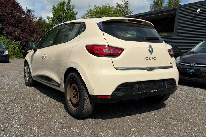 Orange Renault Clio IV fra 2015