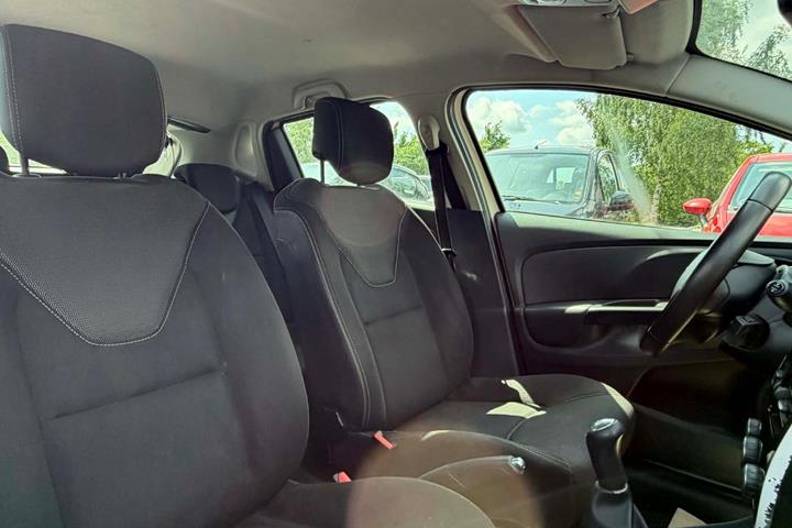 Orange Renault Clio IV fra 2015