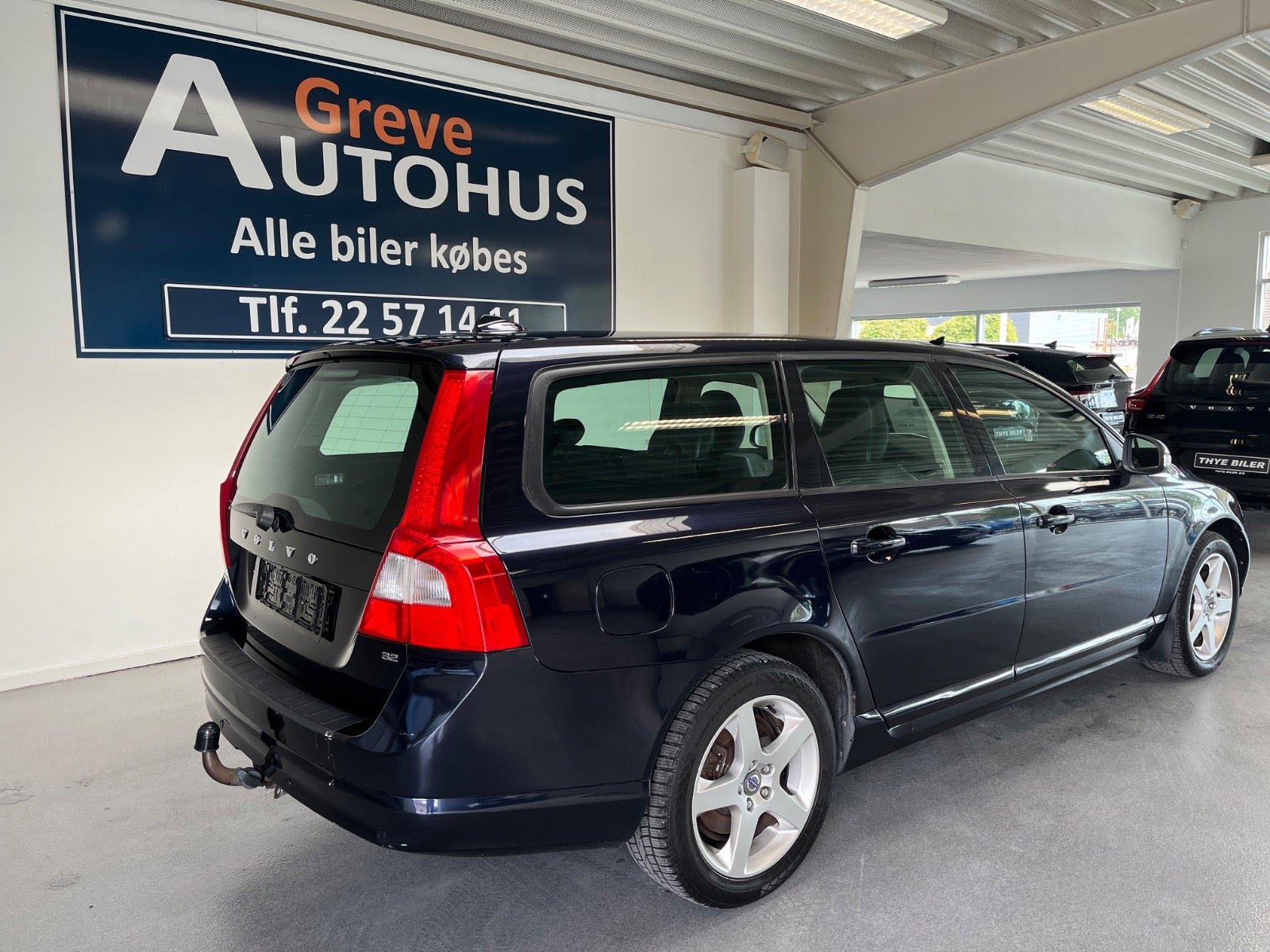 Grøn Volvo V70 fra 2008