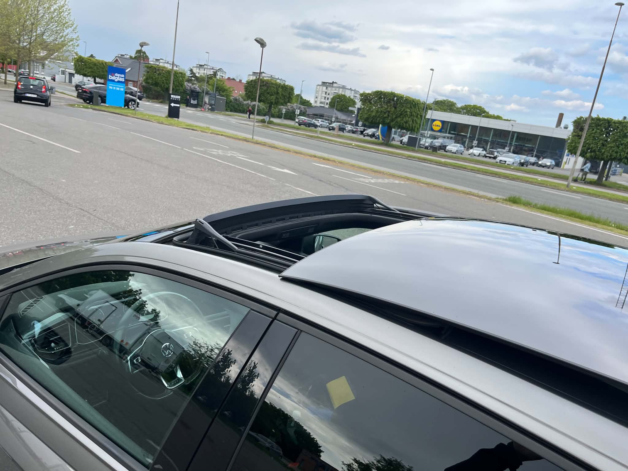 Grå VW Polo fra 2019