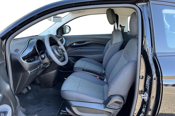 Sort Fiat 500e fra 2022