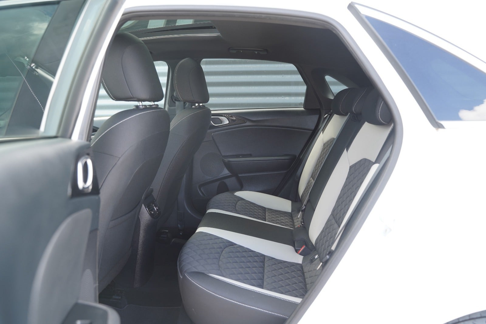 Hvid Kia Ceed fra 2019