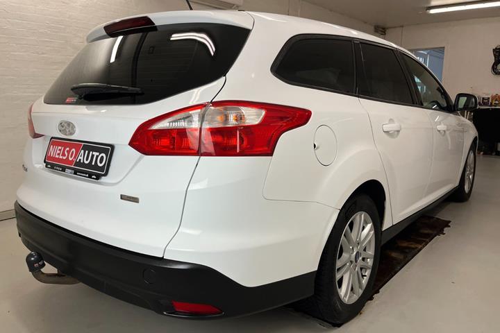Hvid Ford Focus fra 2013