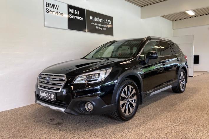 Sort Subaru Outback fra 2016