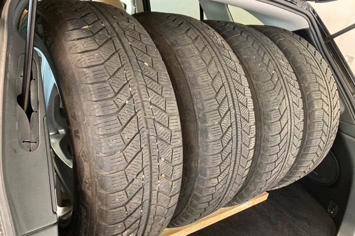 Sort Subaru Outback fra 2016