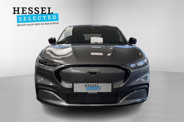 Grå Ford Mustang Mach-E fra 2023