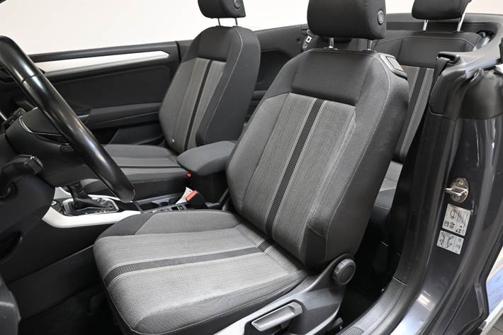 Grå VW T-Roc fra 2021