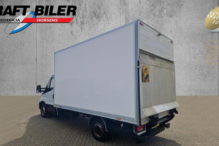 Hvid Iveco Daily fra 2022